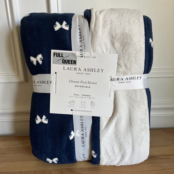 LAURA ASHLEY REVERSIBLE Navy Blue White Bow FULL/QUEEN Plush Blanket 90” x 90” - Picture 1 of 5